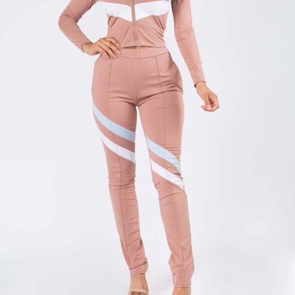 Demi Set - Picture 2 of 2